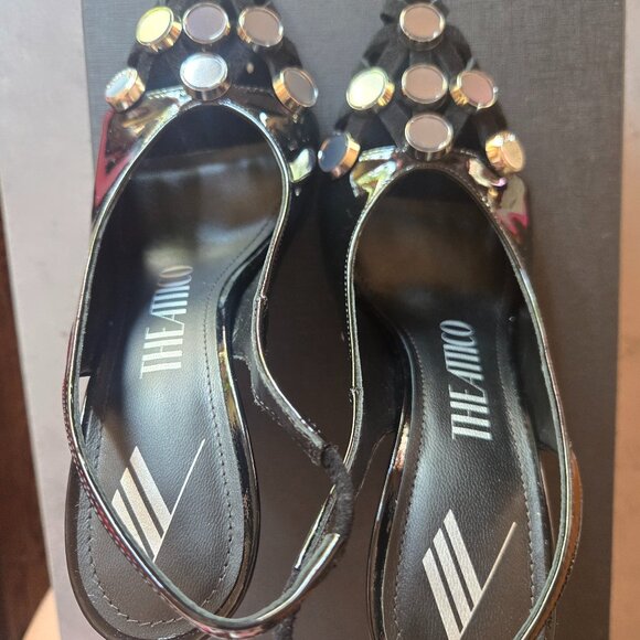 Shoes - Picture 1 of 3